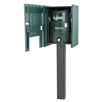 Golf water cooler station with post-mounted Par Aide Water Pro Junior design