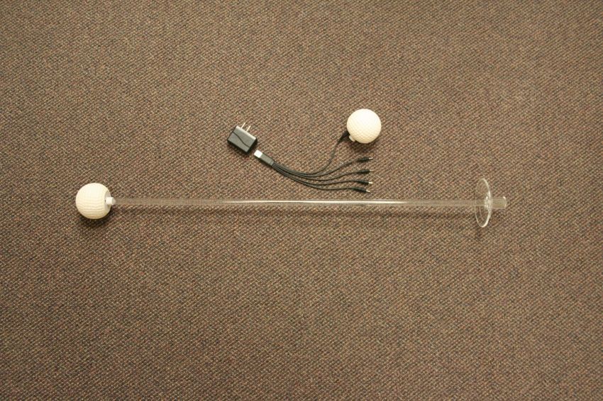 Light Up Practice Green Stick, Rechargeable &, Wireless with Golf Ball Top-Bright White - Image 4