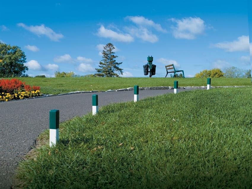 Directional Markers Bucket of 8″ Cart Traffic Stakes - Image 4