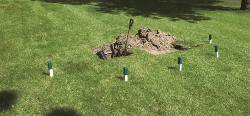 Directional Markers Bucket of 8″ Cart Traffic Stakes - Image 7