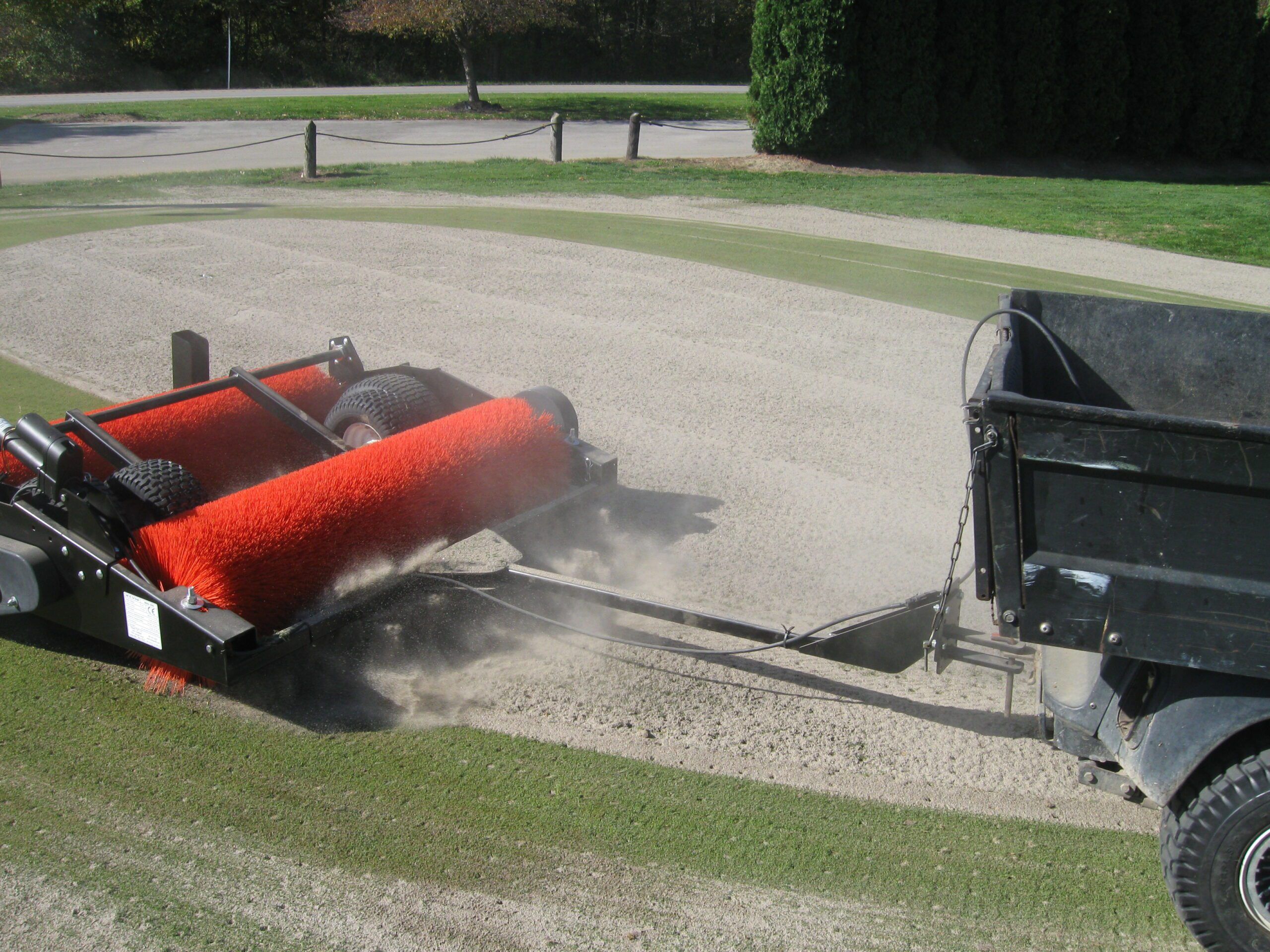 Sweep-N-Fill Turf Brush - Image 3
