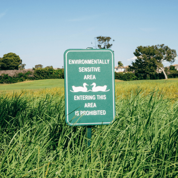 Par West Turf Custom Perma Core Course Sign