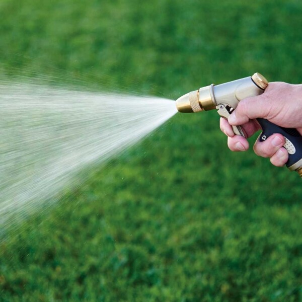 Pro Spray Gold Series Variable Spray Guns - Underhill International - Trigger Control Lifestyle 3